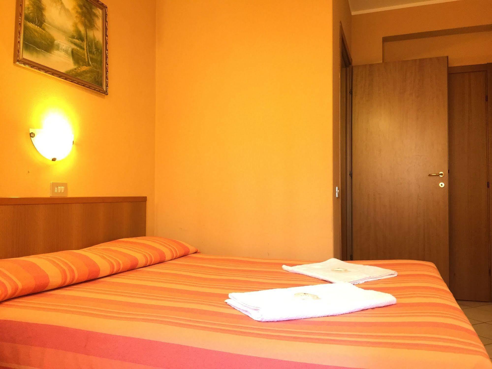 Hotel Adelchi Milan Luaran gambar