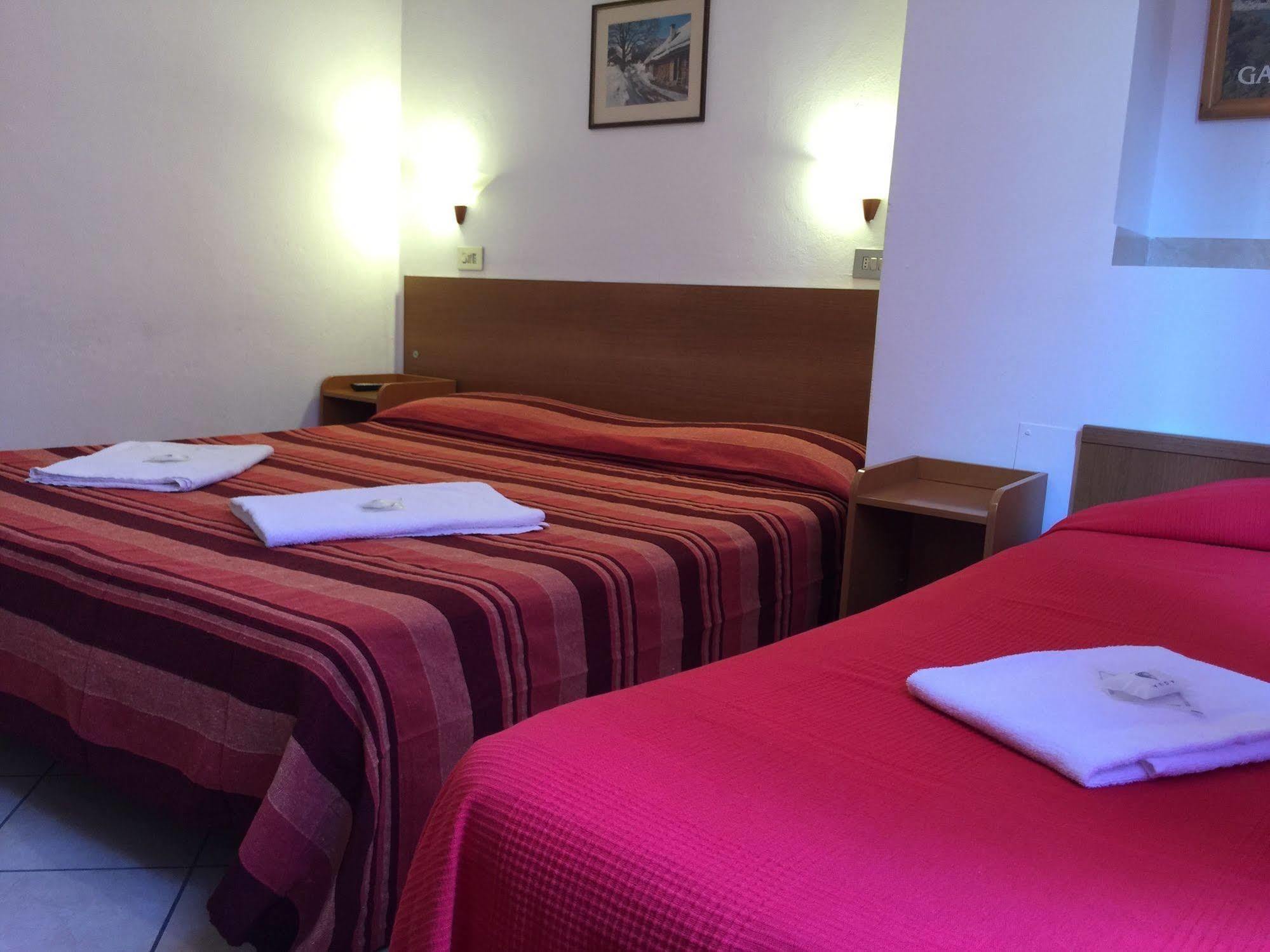 Hotel Adelchi Milan Luaran gambar