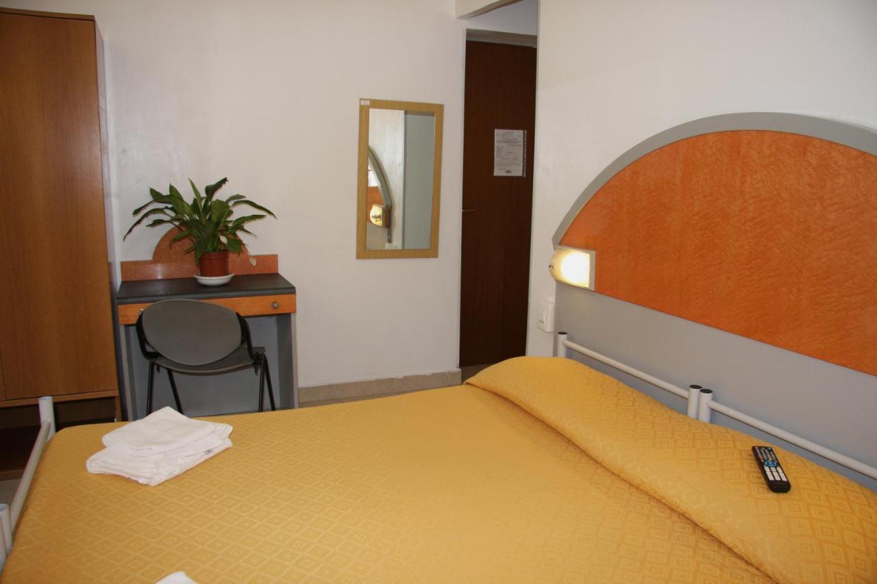 Hotel Adelchi Milan Luaran gambar
