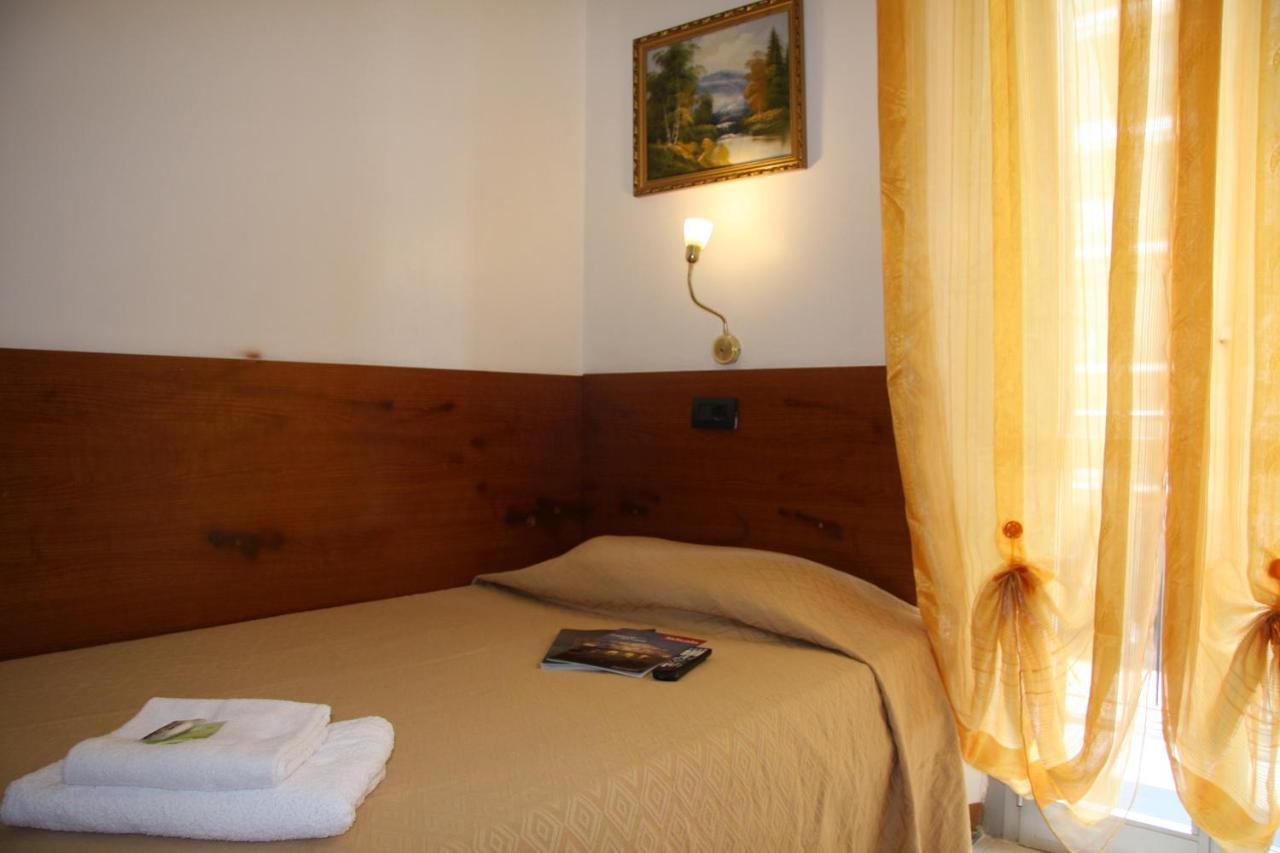 Hotel Adelchi Milan Luaran gambar