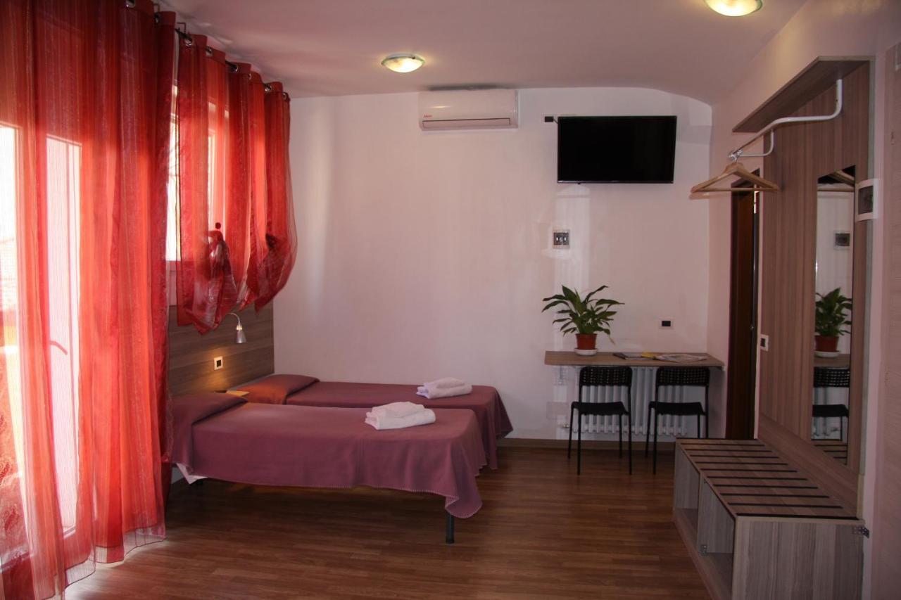 Hotel Adelchi Milan Luaran gambar